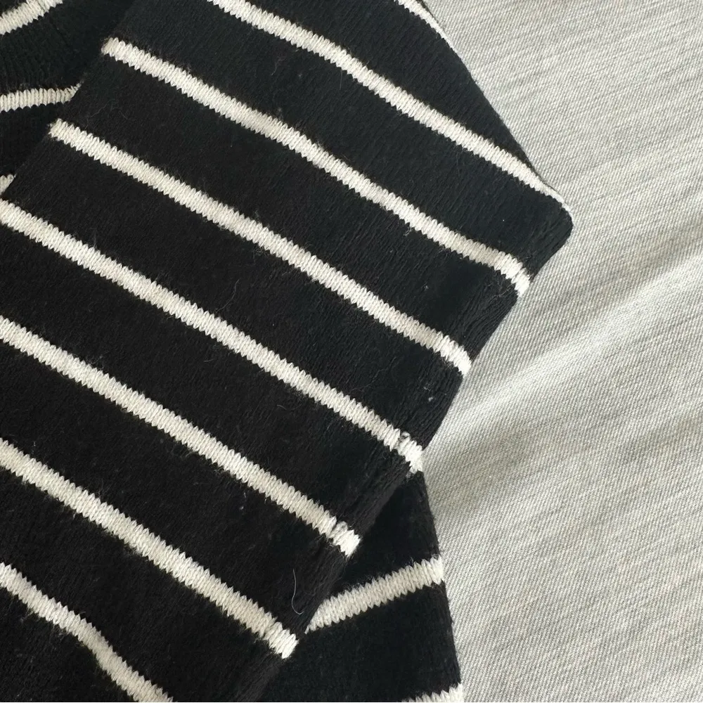 French Connection Black and White Turtleneck Sweater Small - Image 3