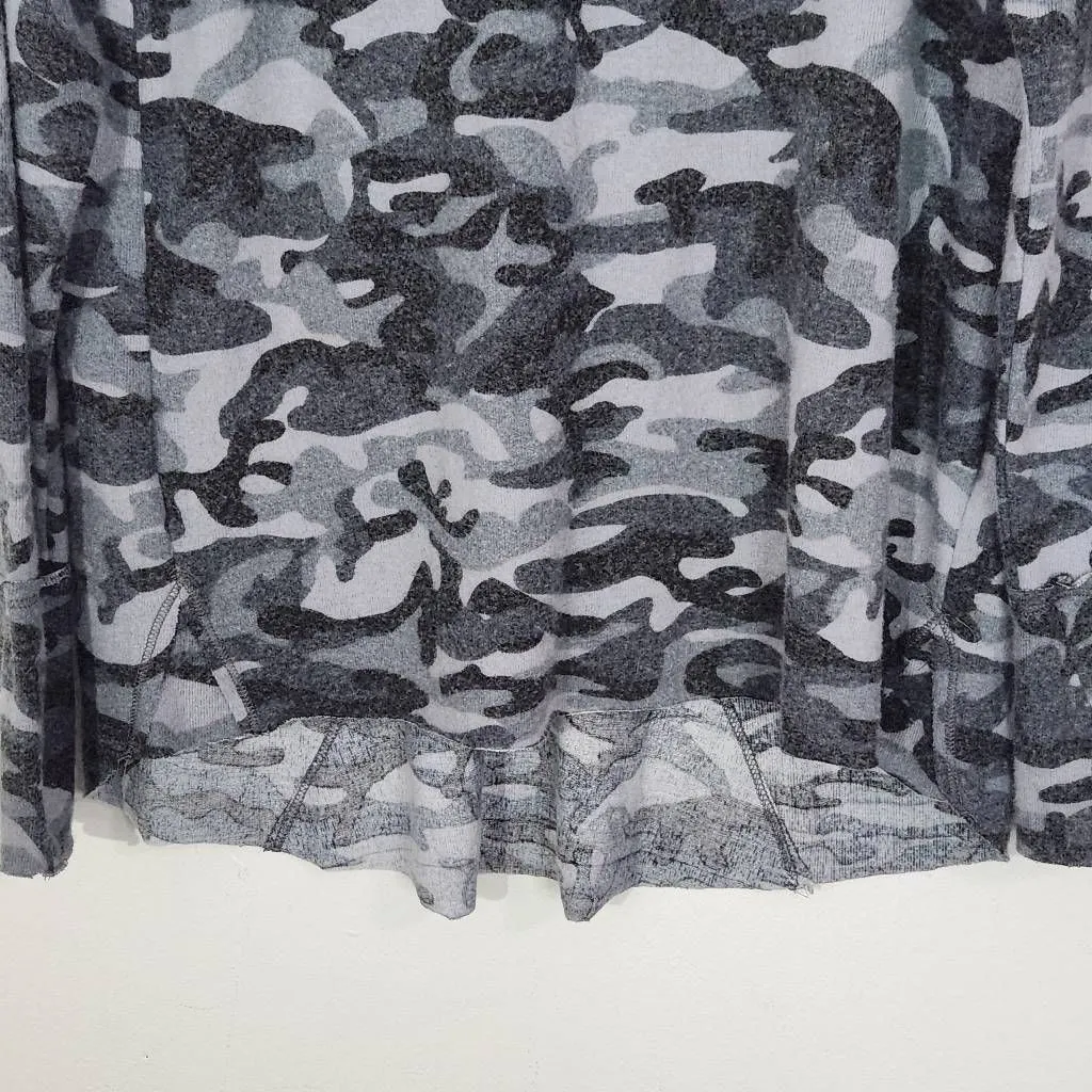 Michael Stars Gray Camo Knit Top Size Small Camouflage Long-sleeve Soft Knit Top - Image 3