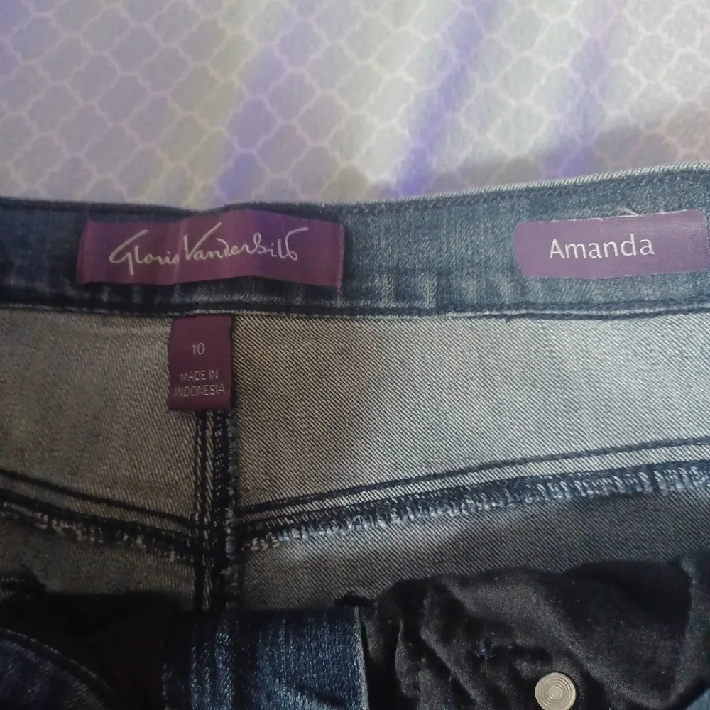 Gloria Vanderbilt Amanda Jeans Women's Size 10 Blue Short Straight Stretch Denim - Image 2