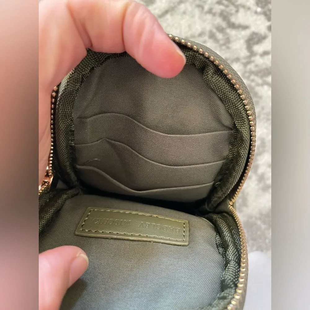 Badgley Mischka Diamond Quilted Oval Crossbody Phone Case in stone NWT MSRP $59 - Image 7