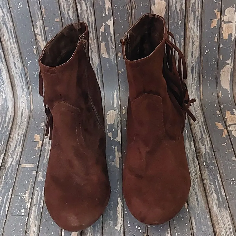 Cato Size 8 Side Zip Ankle Boots Block Heel Booties Brown Faux Suede Fringe - Image 13