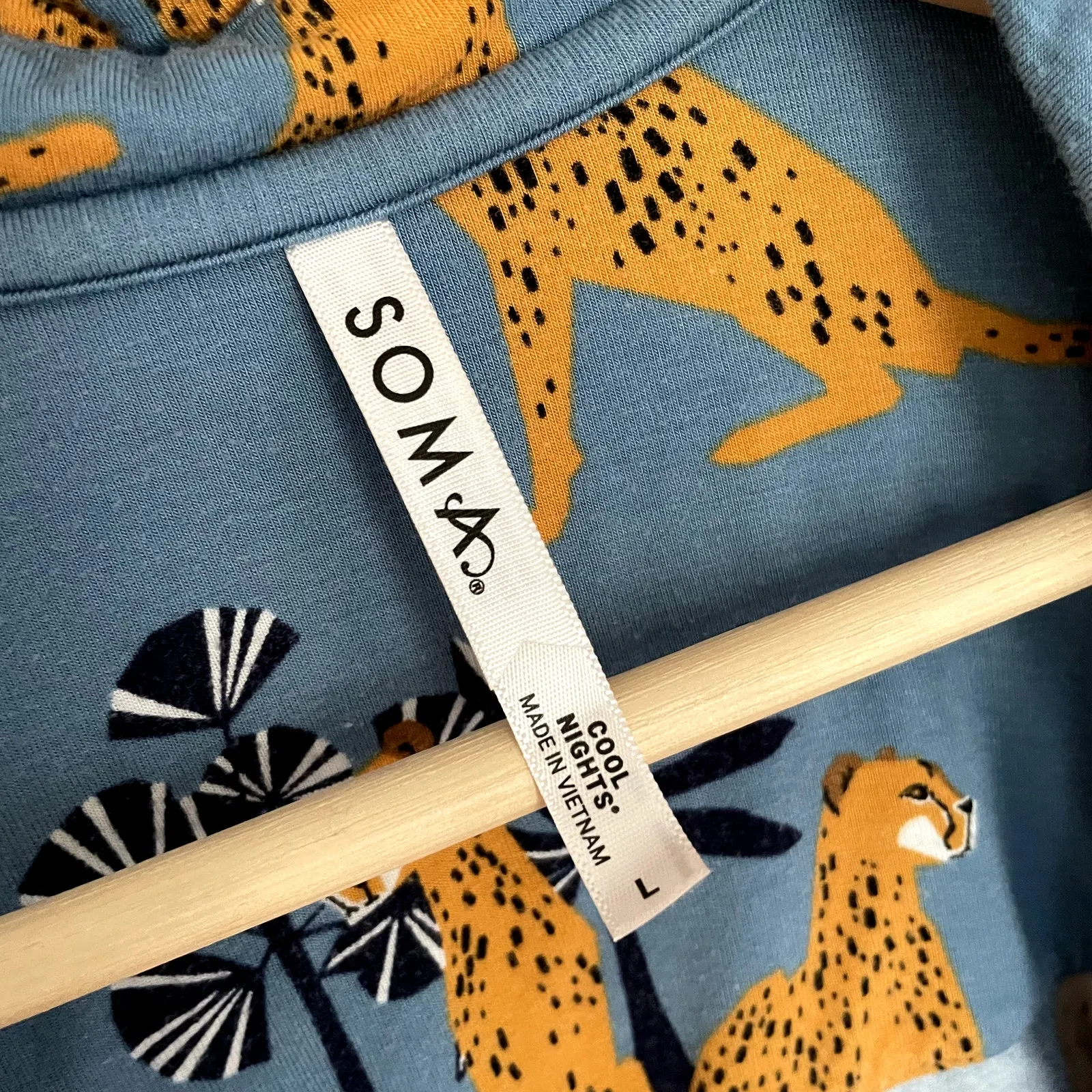 Soma button down pajama top soft short sleeves leopards big cats women L rayon Size L - Image 3