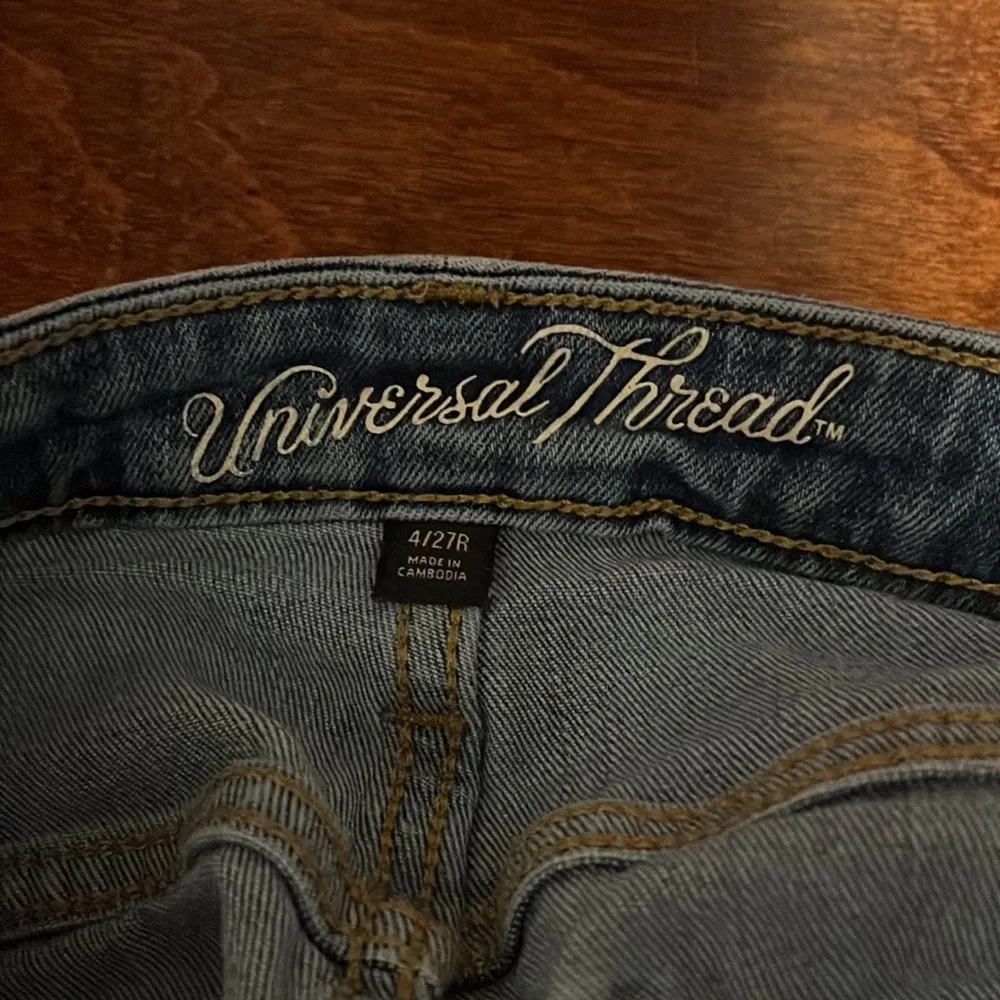 Universal Thread Jean Shorts Size 4/27 R - Image 95