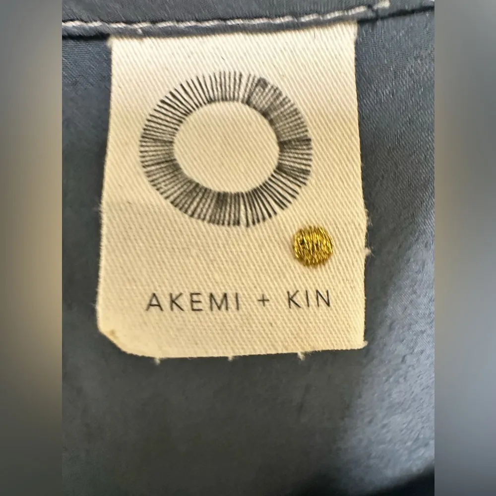 Anthropologie Akemi + Kin Bari blue flowy vneck short sleeve tunic top - Image 6