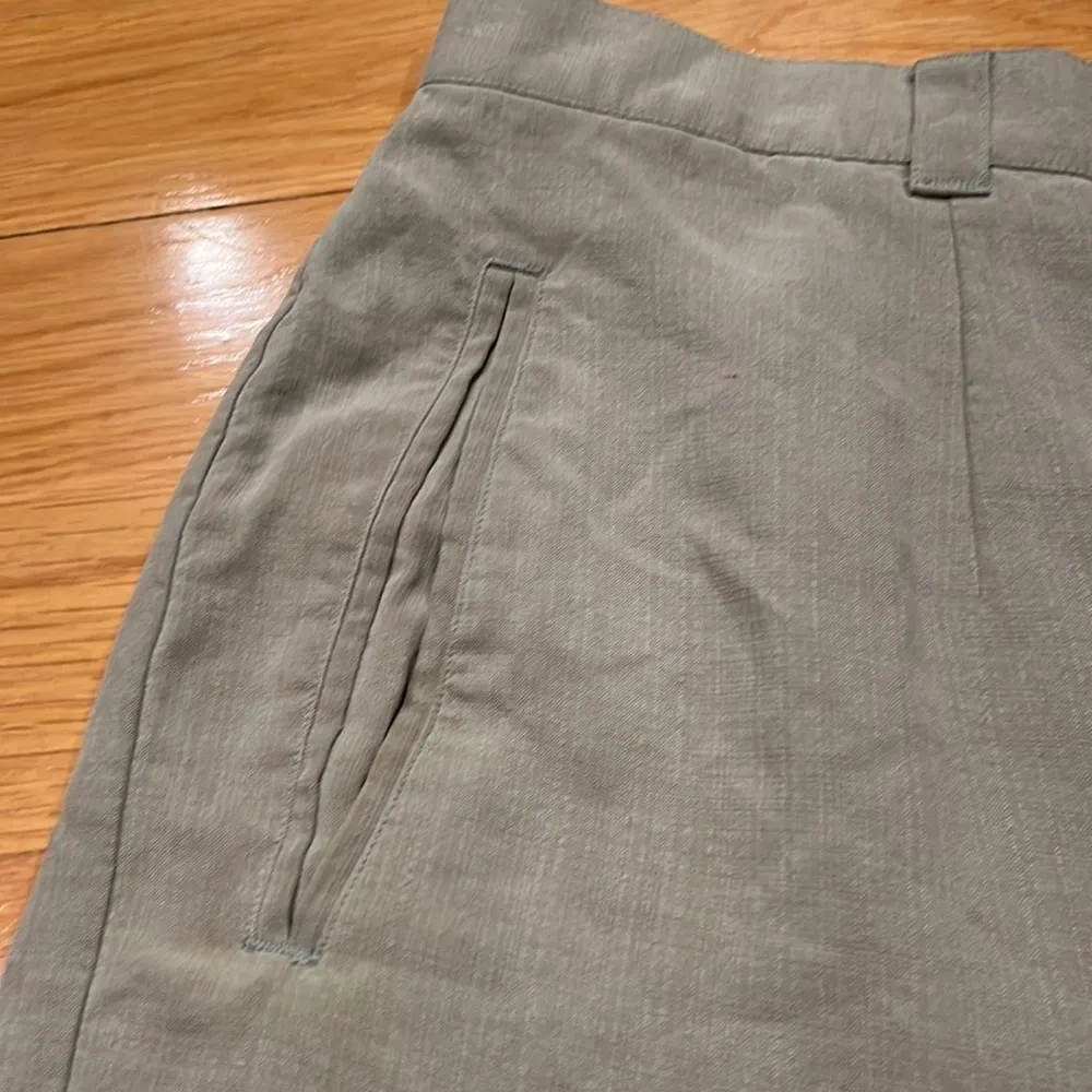 Tommy Bahama womens 100% silk shorts size 14. - Image 2