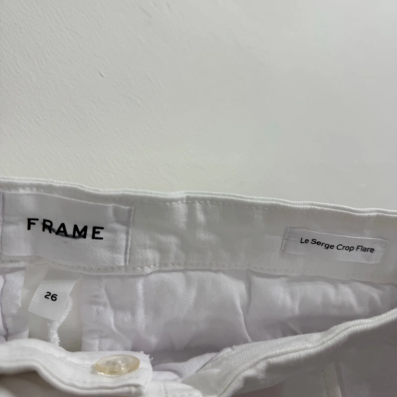 Frame  Le Serge Cropped Flared Jeans in Blanc White Size 26 - Image 8