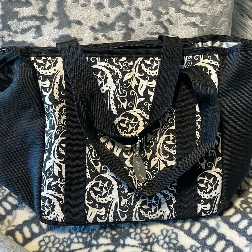 Insulated Lunch Bag Black White Floral - Image 4