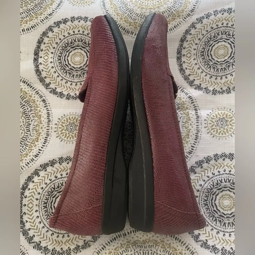 Clarks Womens Haydn Gloss Purple Comfort Slip-on Loafer Shoe Size 8 - Image 12