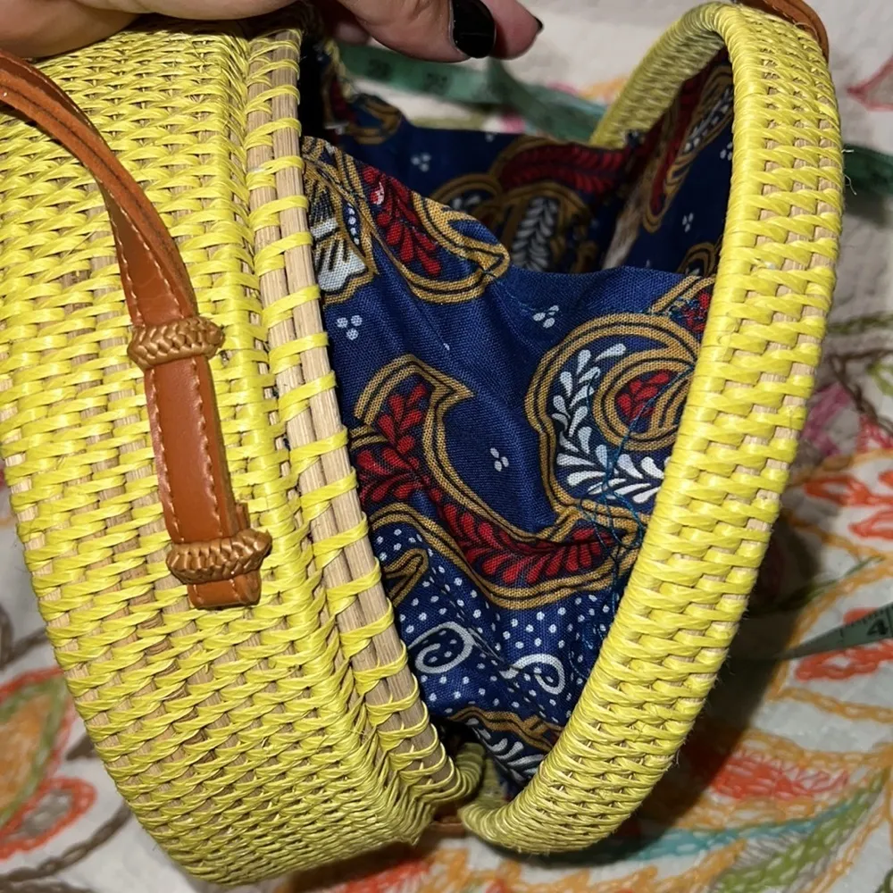 Hand woven round bamboo shoulder bag yellow snap shut crossbody summertime Gold - Image 8
