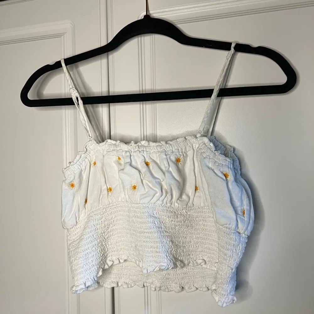 American Eagle Smocked Embroidered Daisy Top - Image 6