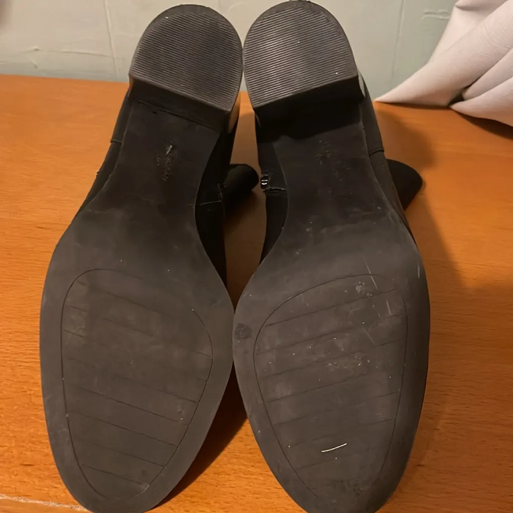 Kenneth Cole Black Ankle Booties with Side‎ Zipper - Image 4