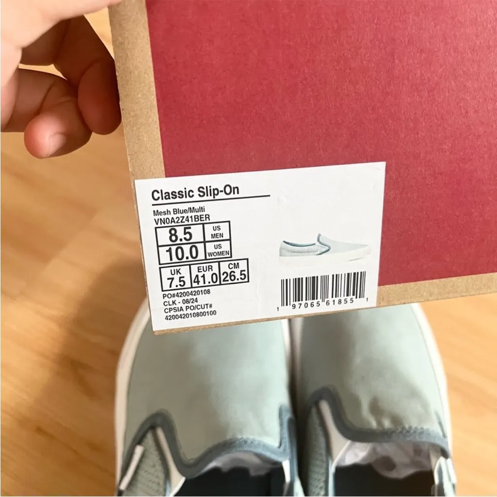 Vans Classic Slip-on Mesh Blue/Multi
VNOA2Z41BER Women 10.0 US Mens
8.5 US - Image 9