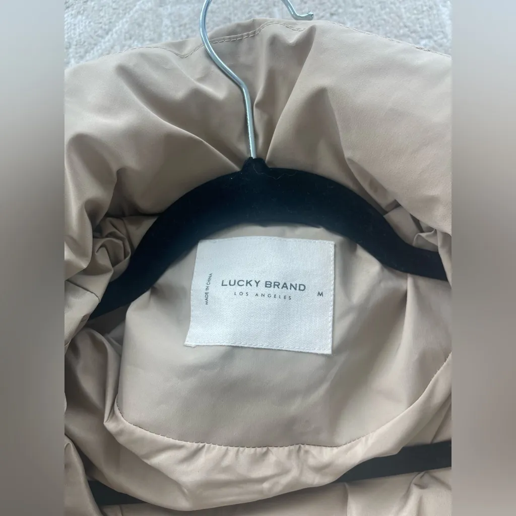 SALE! LIKE NEW  LUCKY BRAND SAND / TAN PUFFER JACKET WITH WAIST DRAWSTRING  M - Image 5