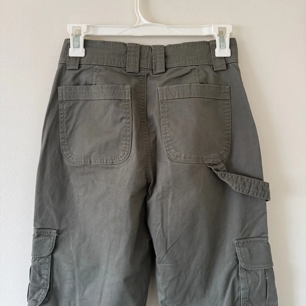 NWOT Abercrombie and Fitch Green Relaxed Cargo Pants 24 / 00 R - Image 11