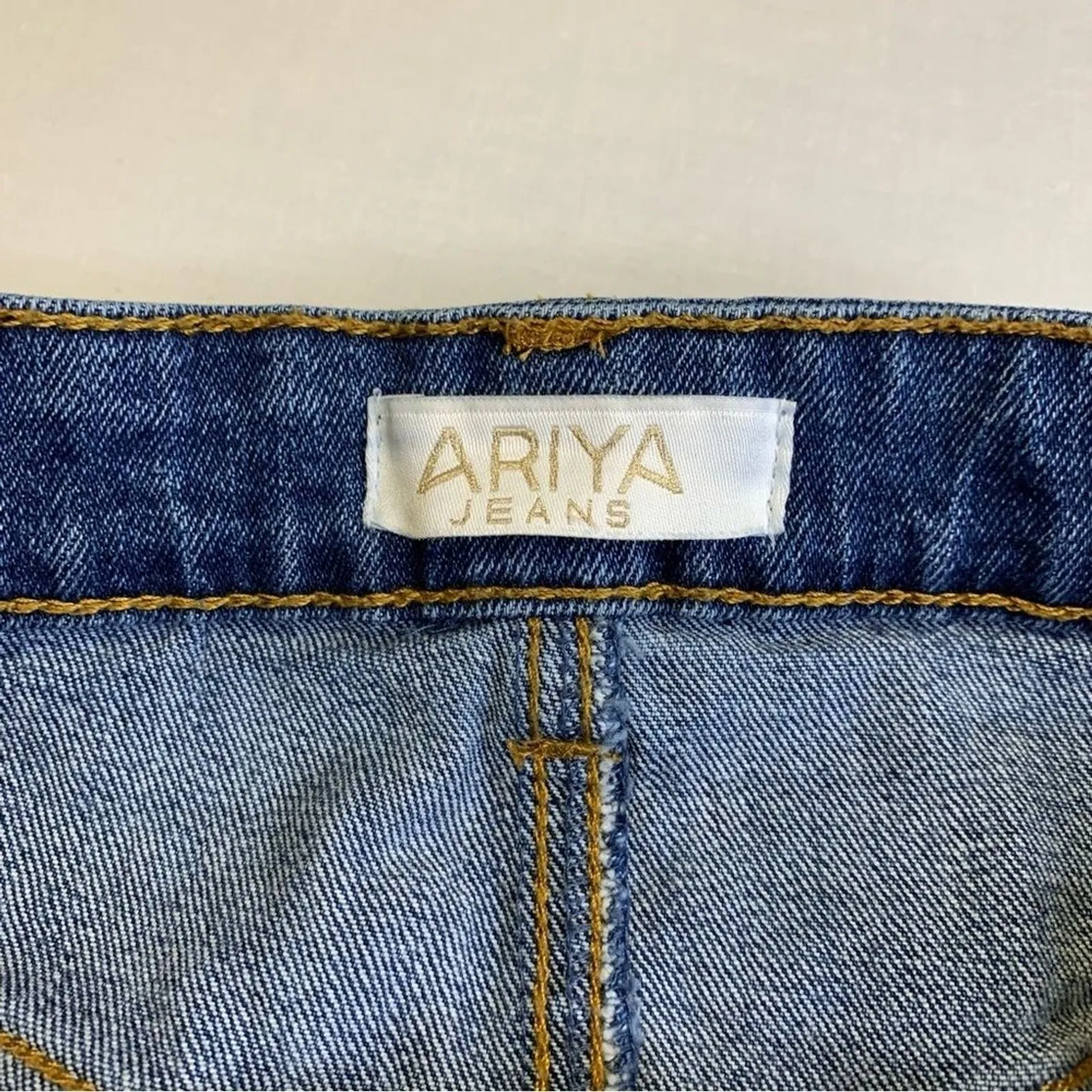 Ariya Juniors Shorts Trendy Med Wash Distressed Mid Rise Raw Hem Denim Jeans 7 # Blue Size 28 - Image 7