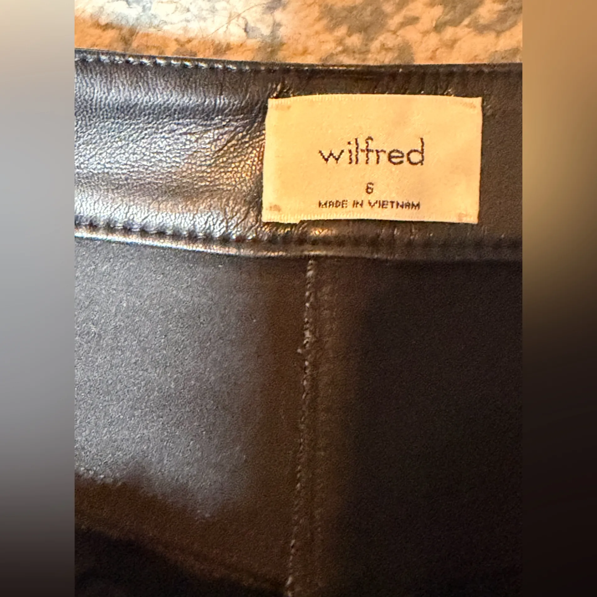 Aritizia Wilfred Black Straight Leg Vegan Leather Pants Size 6 - Image 9