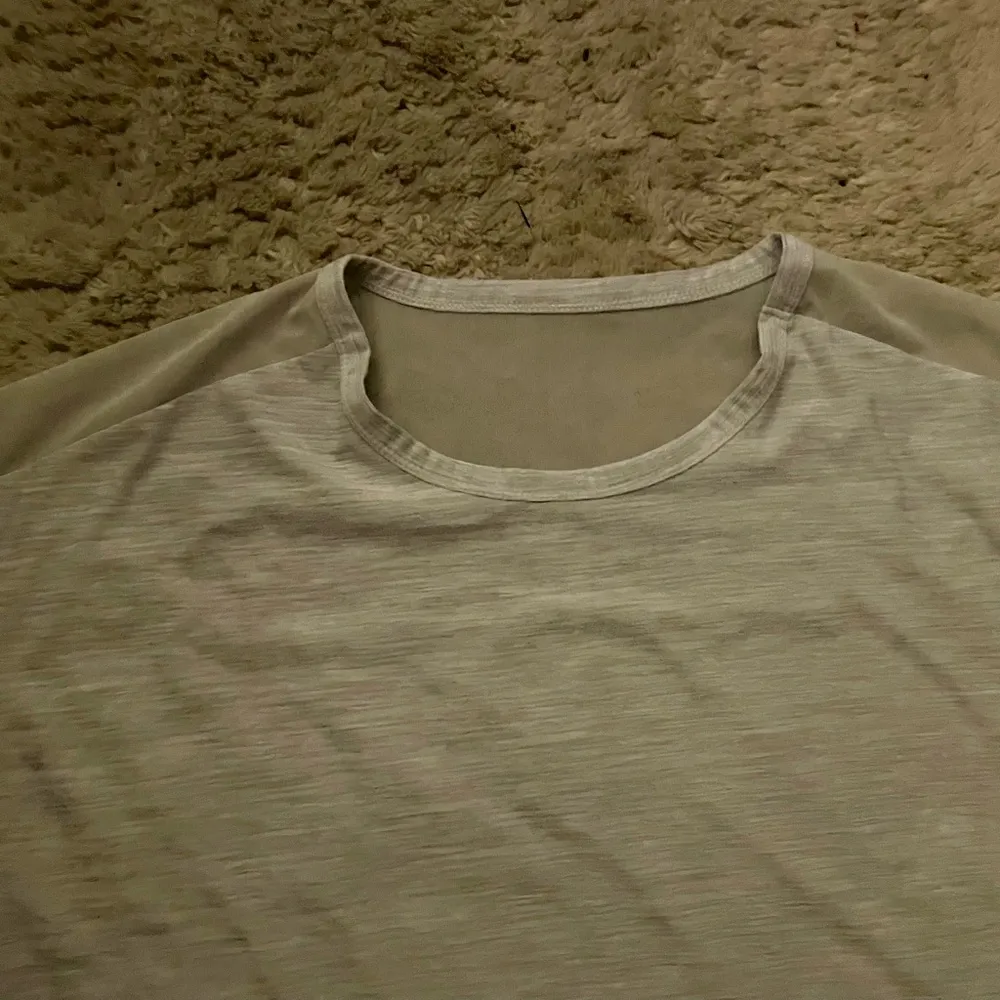 Old Navy Active Cropped Workout Tee - Image 4