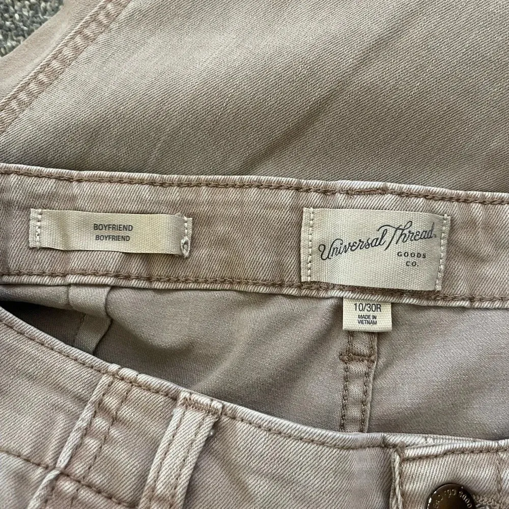 Women’s Universal Thread high rise boyfriend cargo ankle pants 10R - Image 4