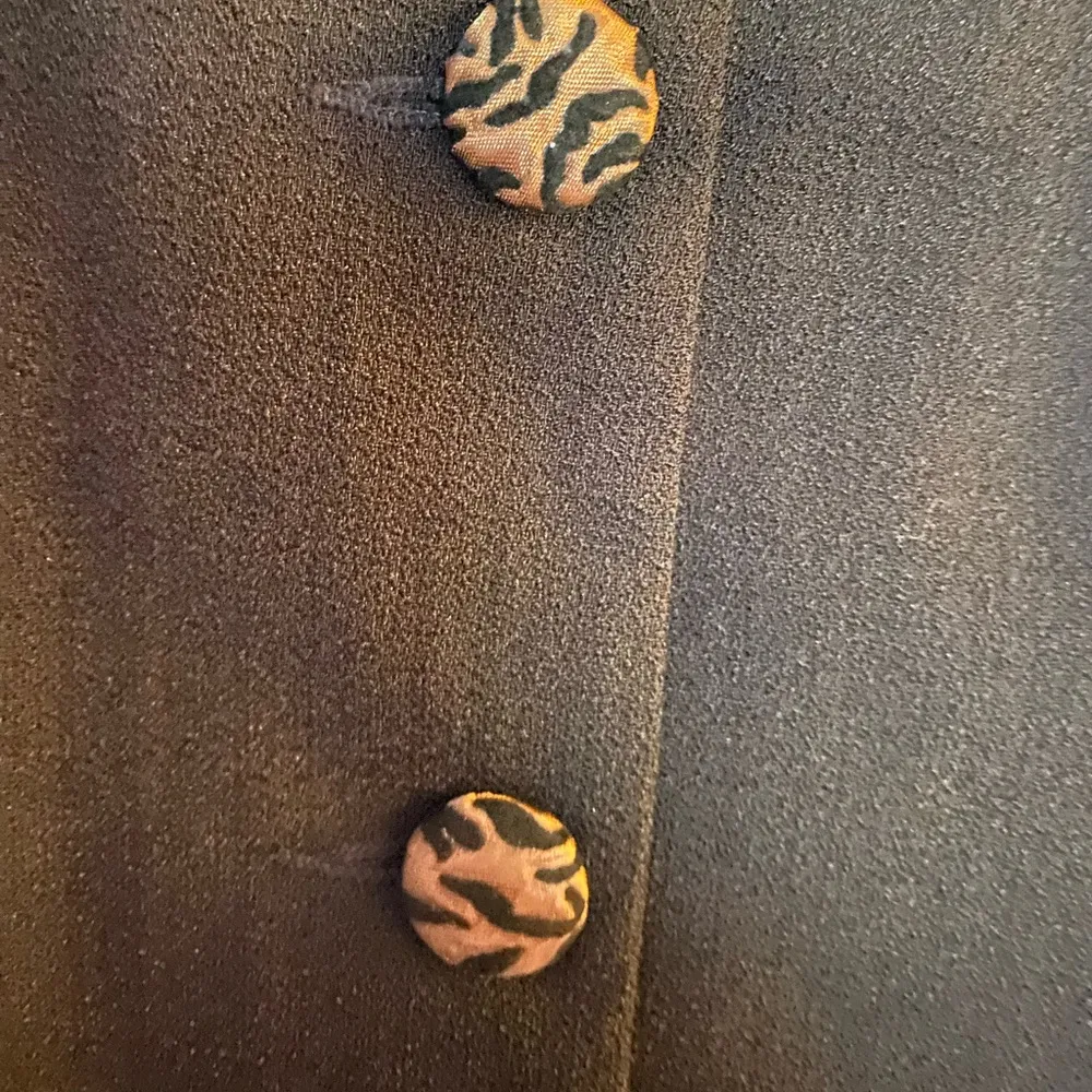 Vintage Li Na High Fashion Black Blouse with Brown Flower Details, Size Small - Image 4