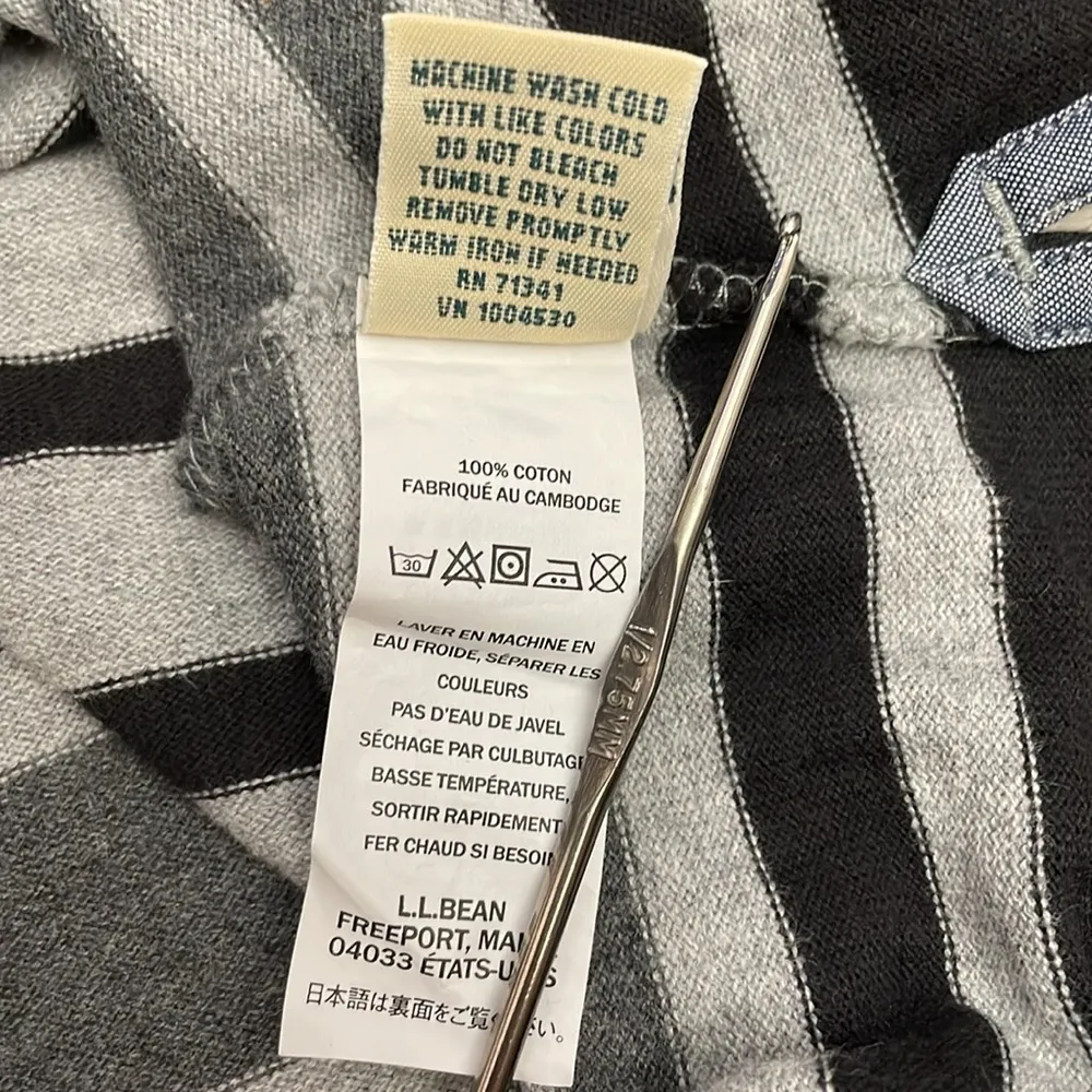 L.L. Bean Gray & Black Striped 3/4 Sleeve Knit Knee Length Sweater Dress Size M - Image 13