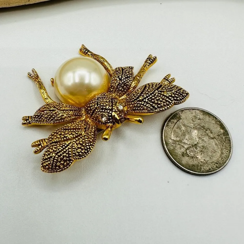 Vintage Gold, Pearl & Rhinestone Bee Insect Brooch Pin Gold - Image 7