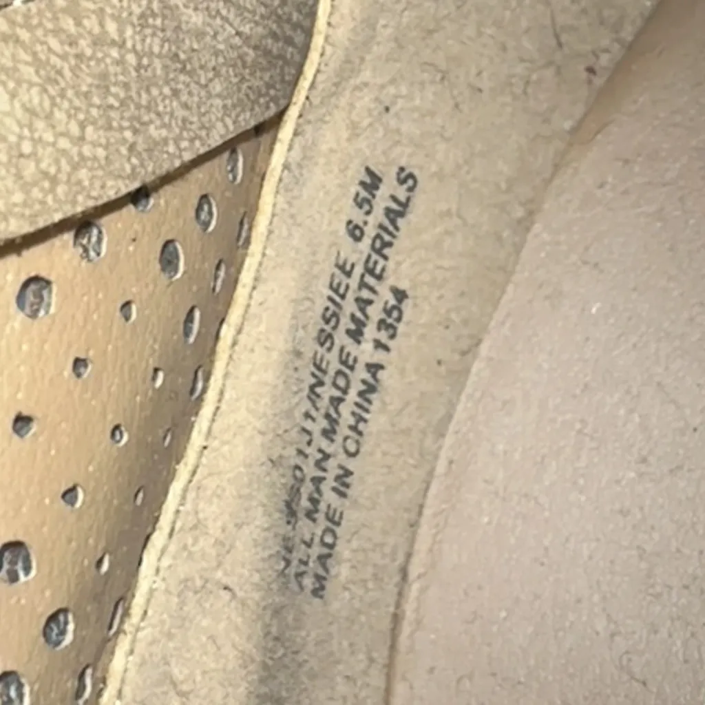 madden Women’s shoes ankle Boots heels beige tan zip up size 6.5 suede - Image 12