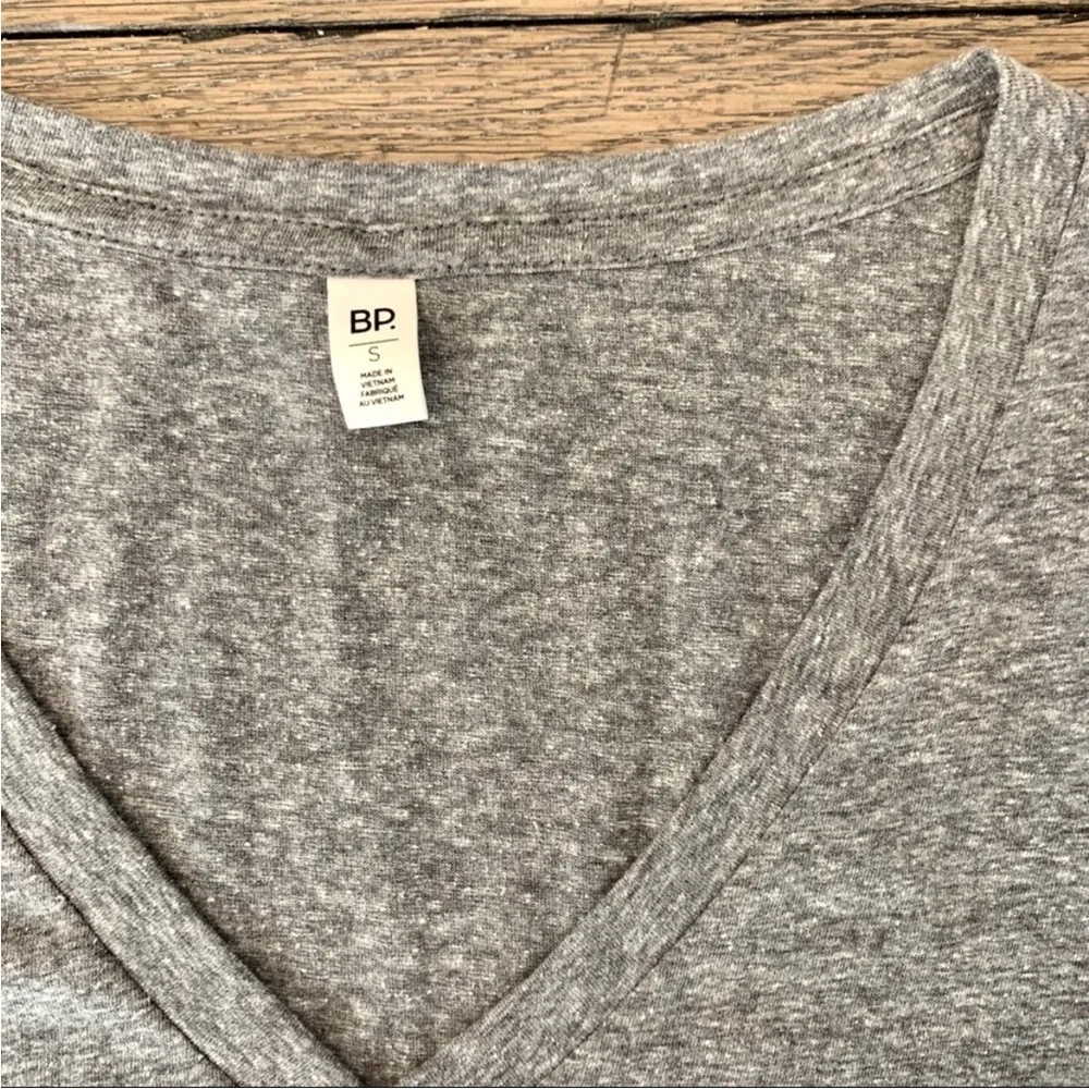 NWOT BP Nordstrom Heather Gray Short Sleeve T-Shirt - Image 5