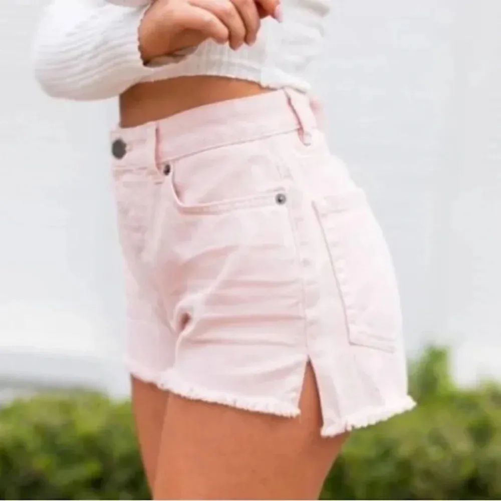 NWT Amuse Society Crossroads Pink Denim Shorts Women’s Size 29 - Image 5
