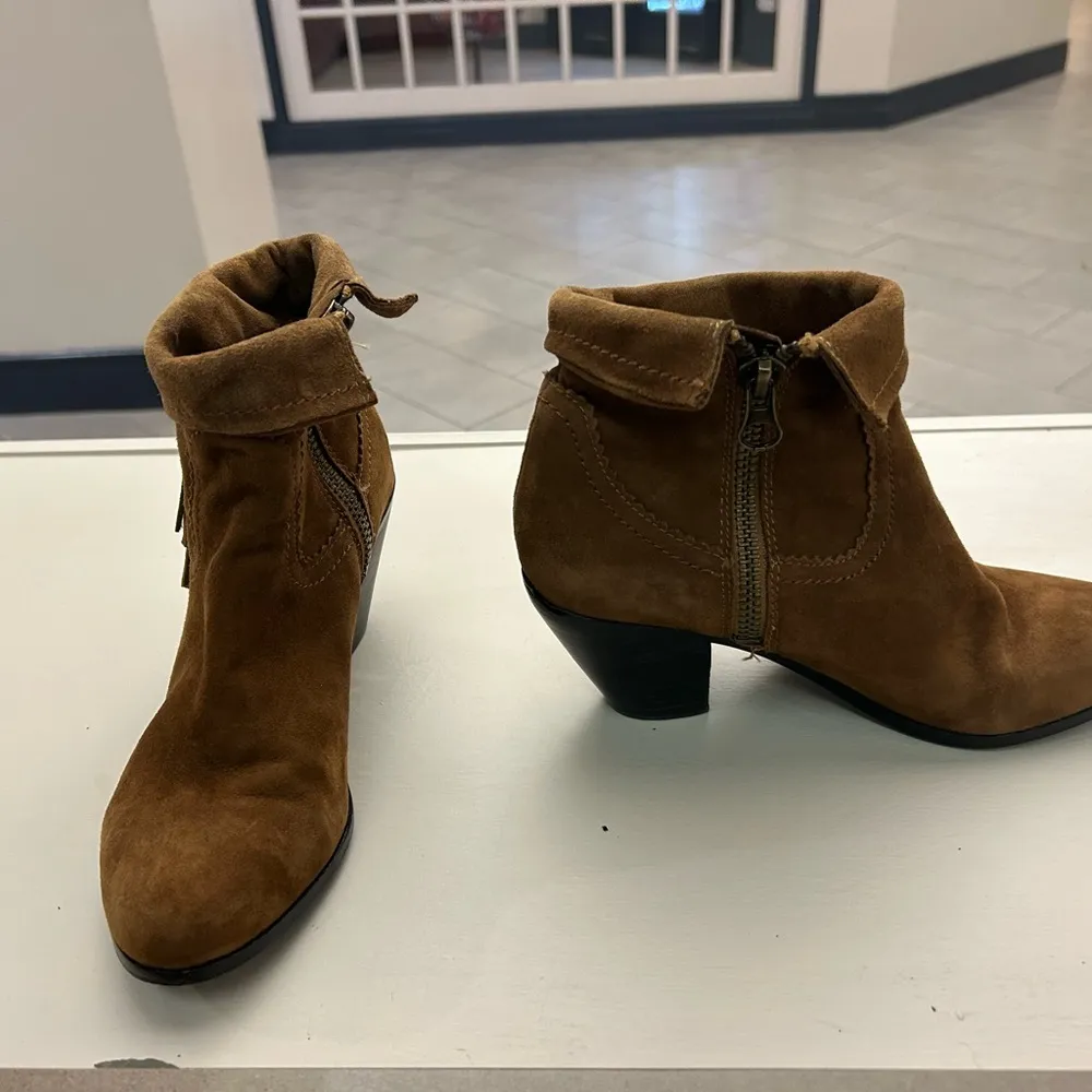 SAM Edelman NICE Suede Fringe Ankle Boots—8 1/2- great shape - Image 4