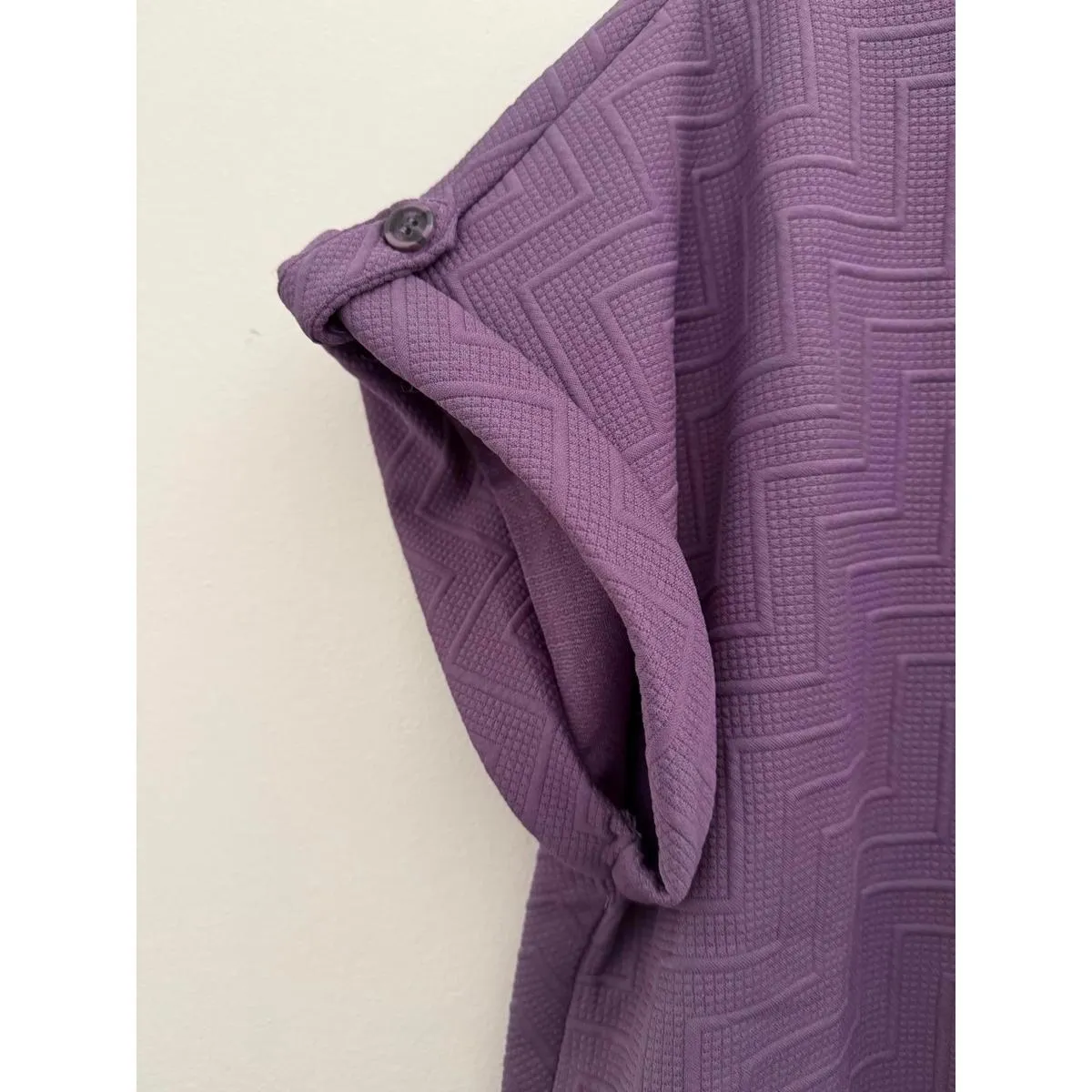 NEW New York Laundry Women's Shirt Top XL Extra Large Purple Roll Tab Cap Knit - Image 4