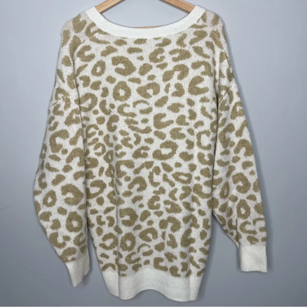 Falls Creek V-Neck Leopard Print Sweater (Large) - Image 4
