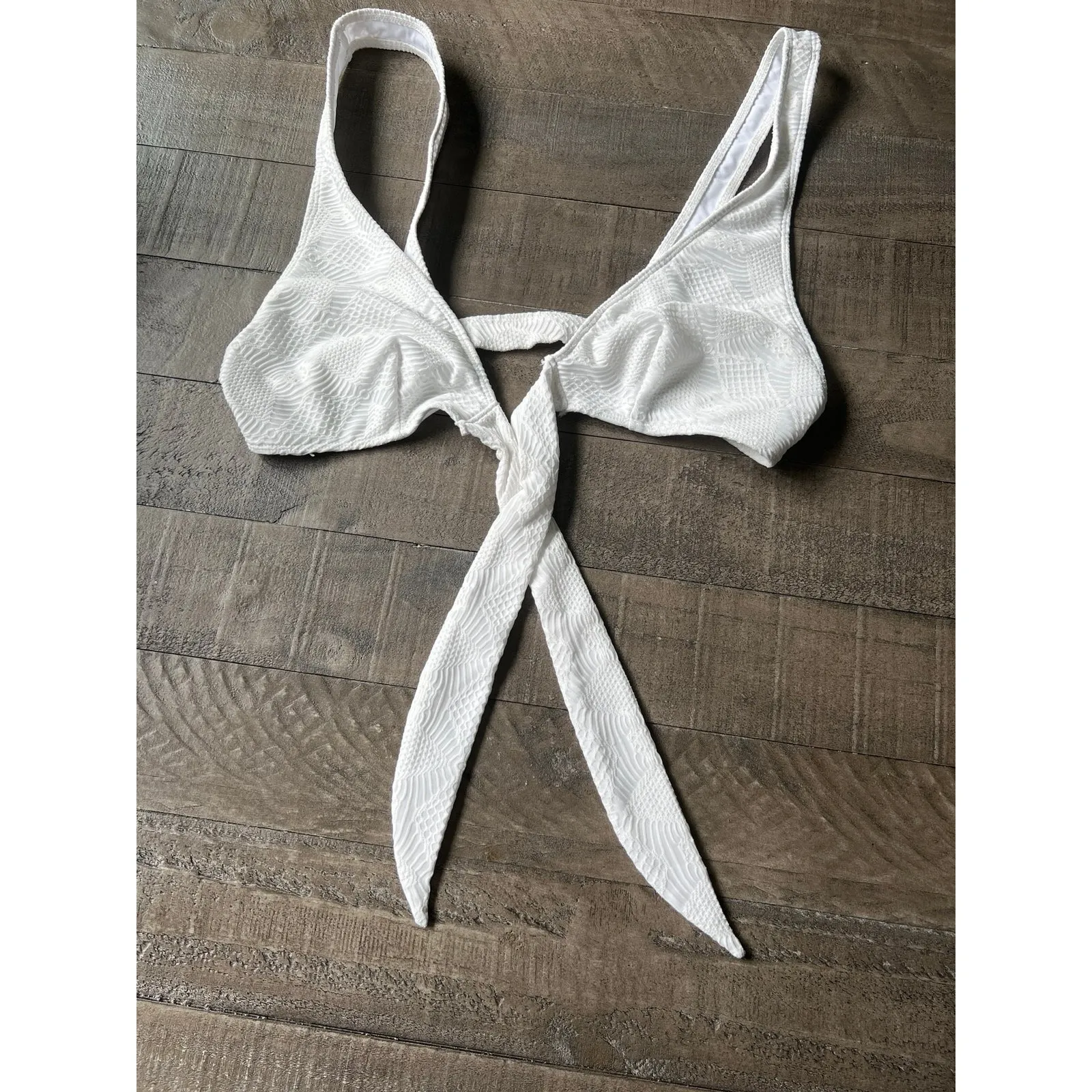 ASOS Women's Triangle White Crochet Pattern Front Tie Bikini Top‎ Size 10 - Image 9