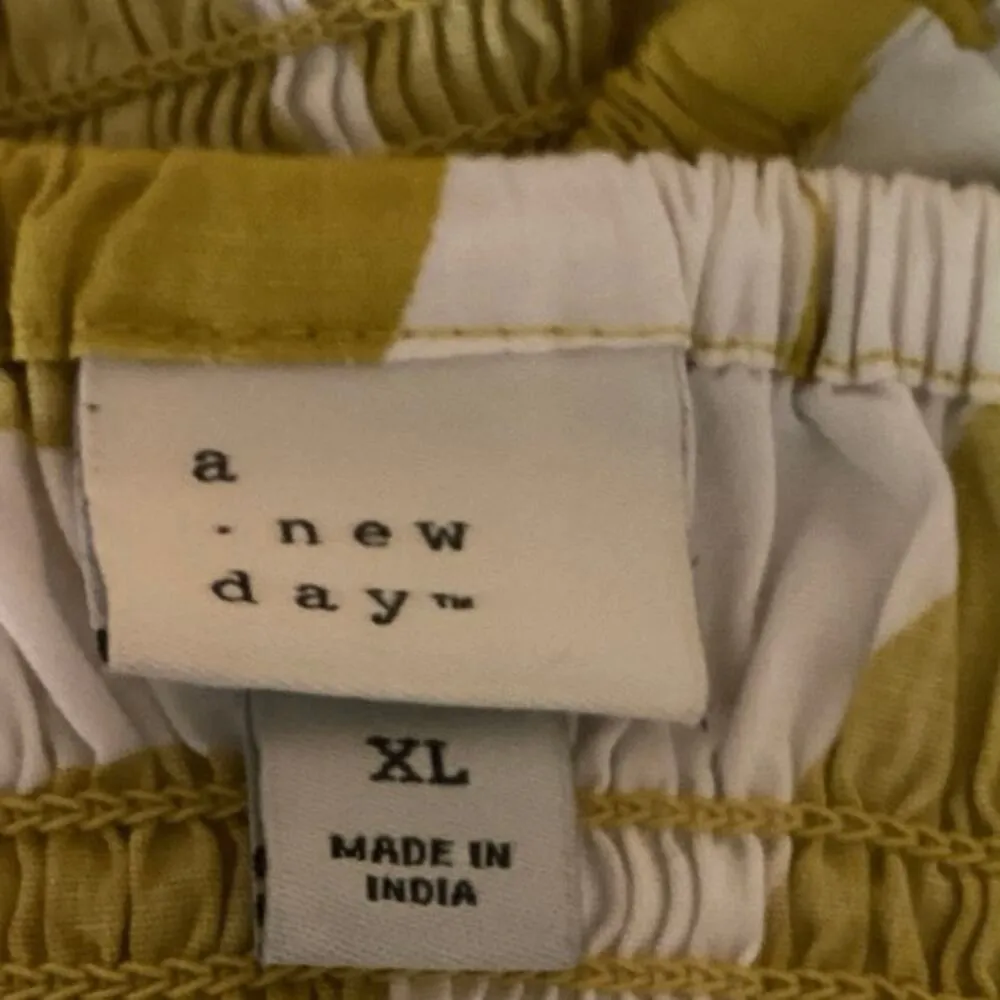 A New Day Yellow Floral Print Smocked Cami Camisole Sleeveless Crop Tank Top XL - Image 4