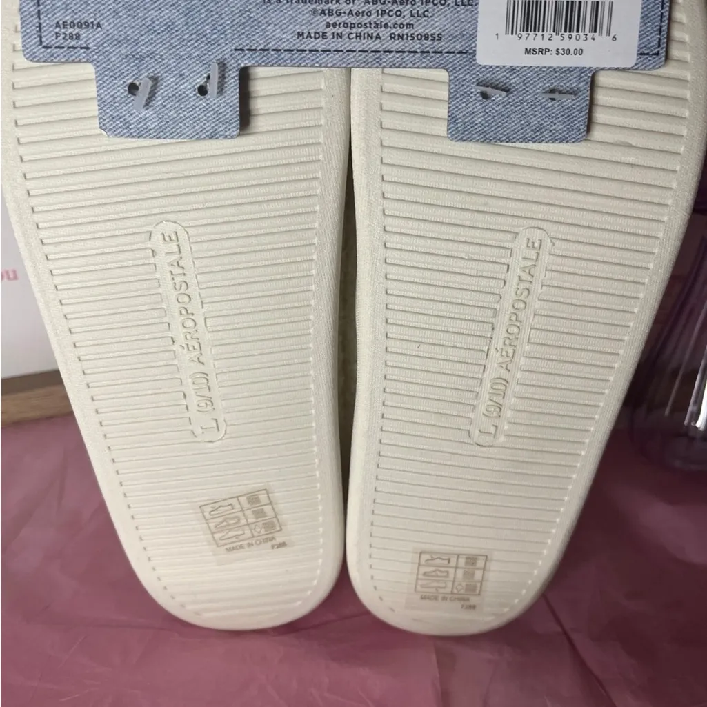 Aeropostale Bow Slippers, Large 9/10 - Image 4