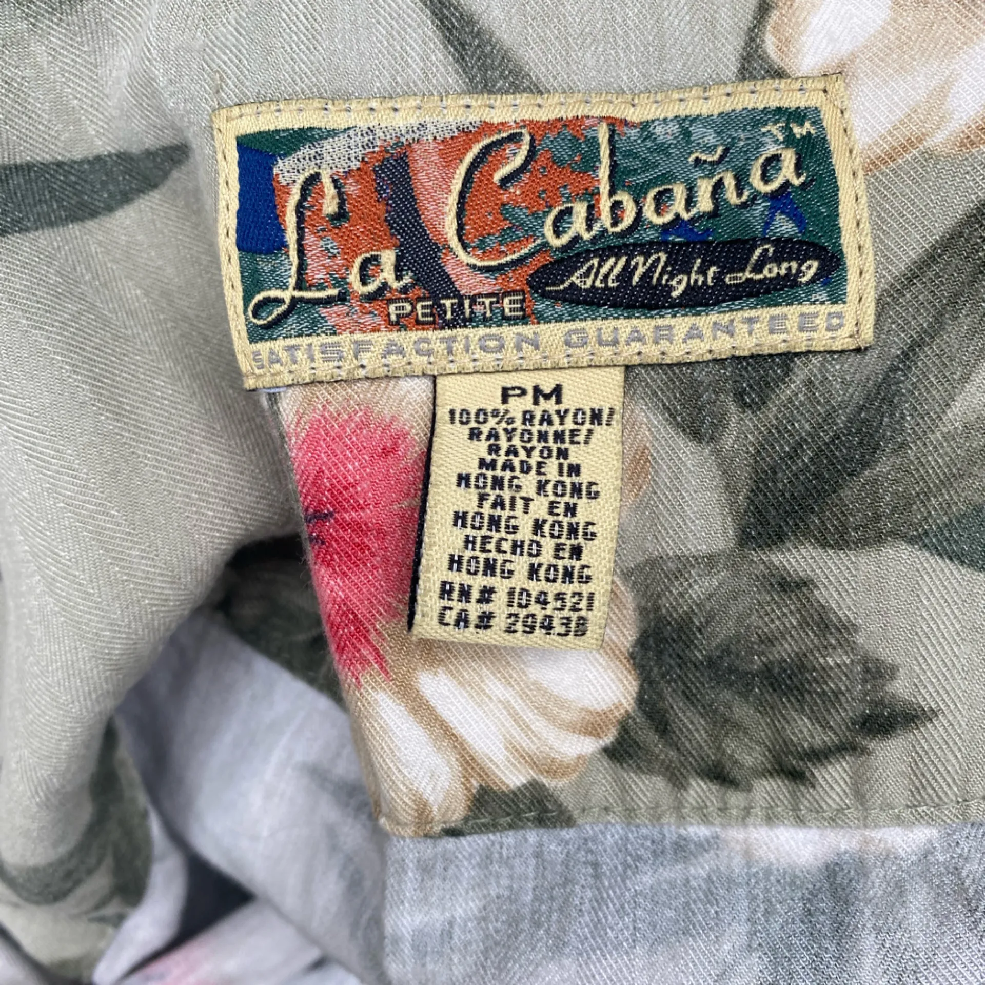 La Cabana Hawaiian shirt MP Sage Green White Short Sleeve Collard Button Closure Size undefined - Image 4