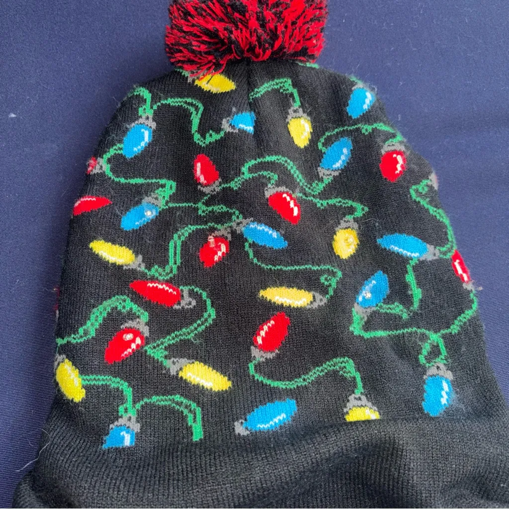 Light up Christmas Beanie - Image 3