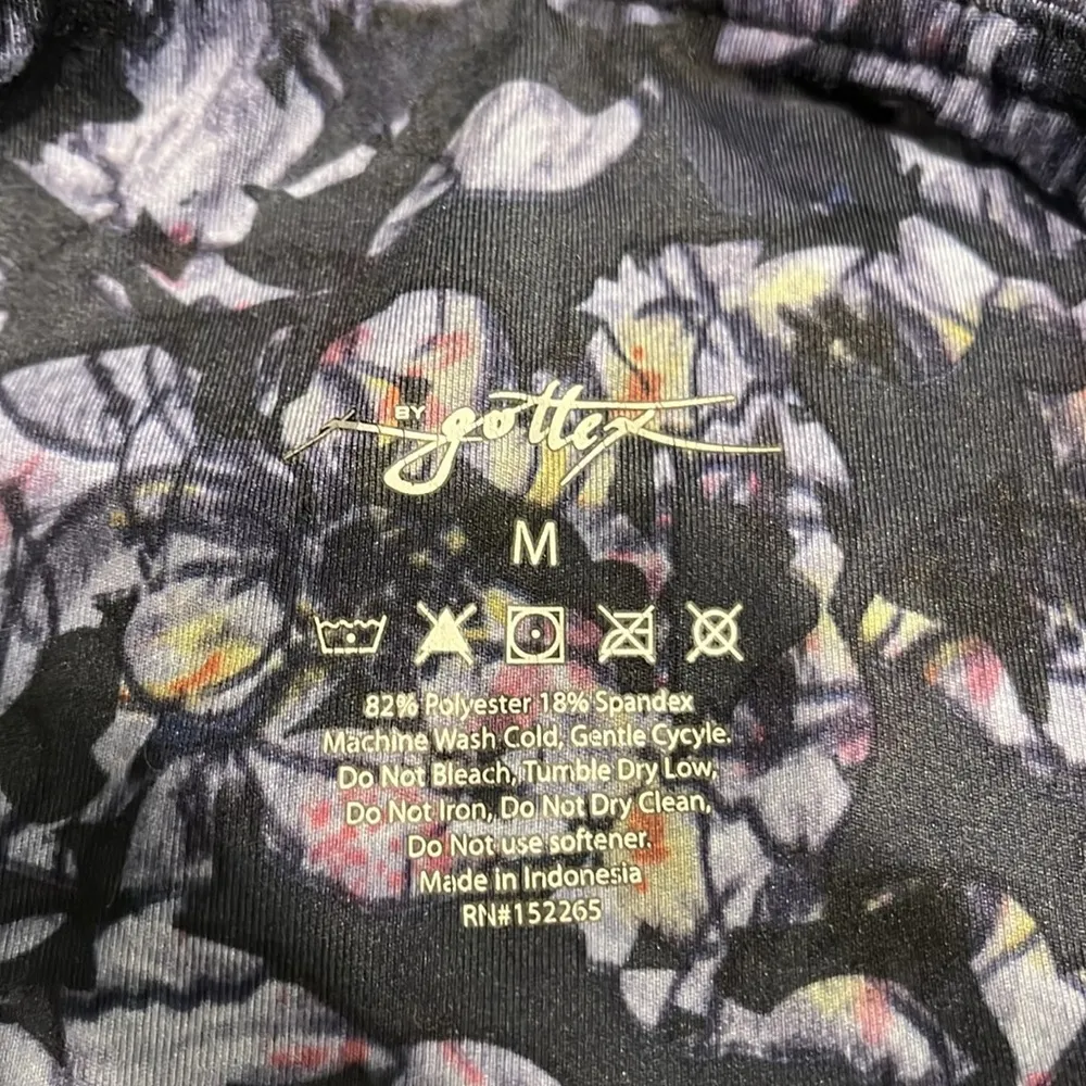 Gottex capri leggings - Image 4