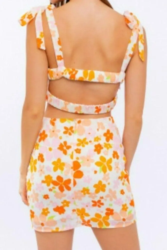 Le Lis Floral Crop Top and Mini Skirt Set Orange Yellow Size Large NWT - Image 2