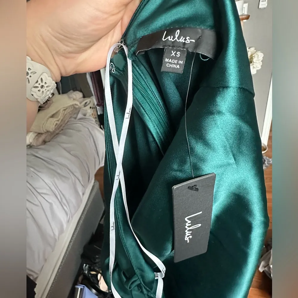 Lulu's emerald Green Ruched Cowl Neck Mini Dress Size XS - Image 4