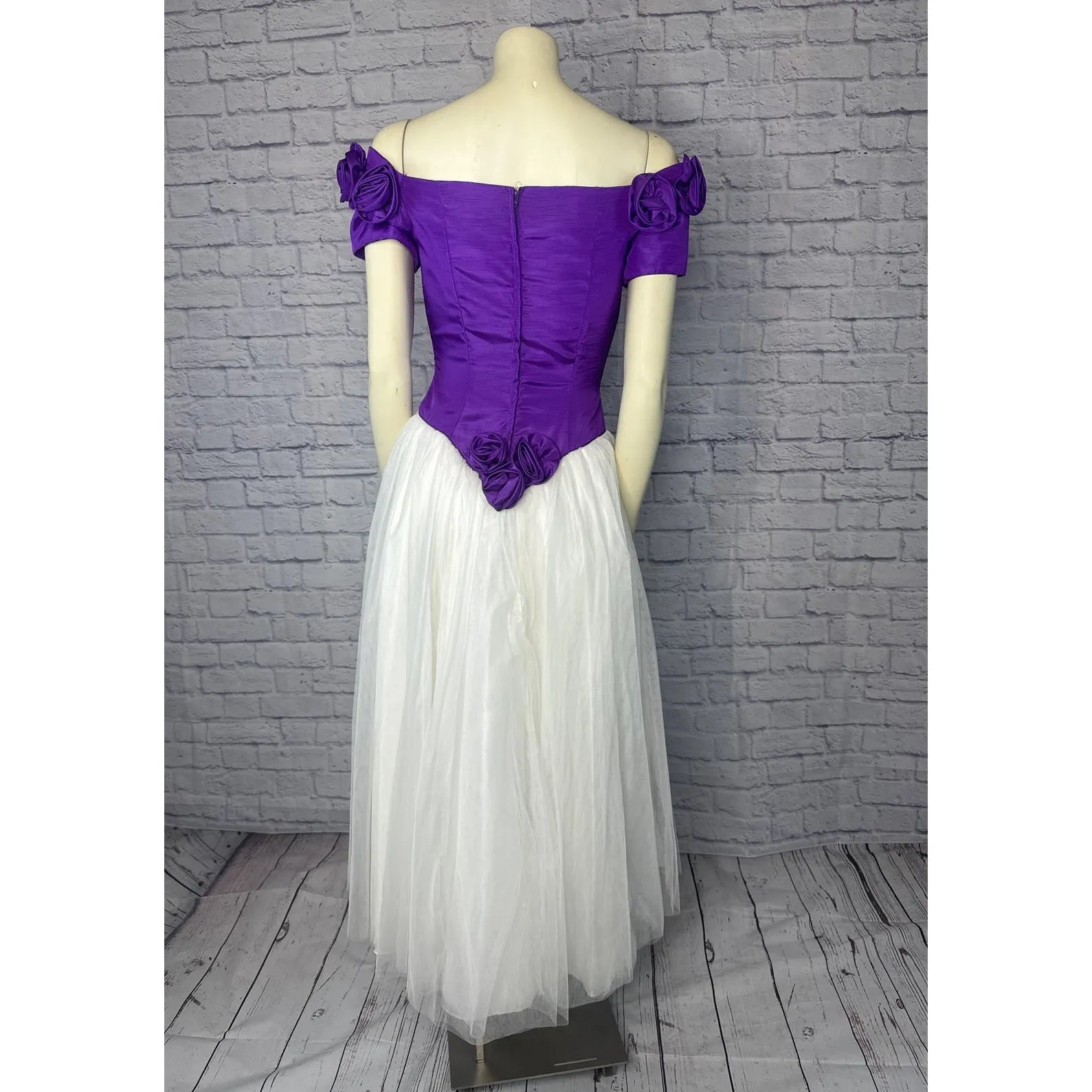 1980s Nation-Wide Purple Satin & White Tulle Gown Rose Appliqué Sleeves USA S - Image 10