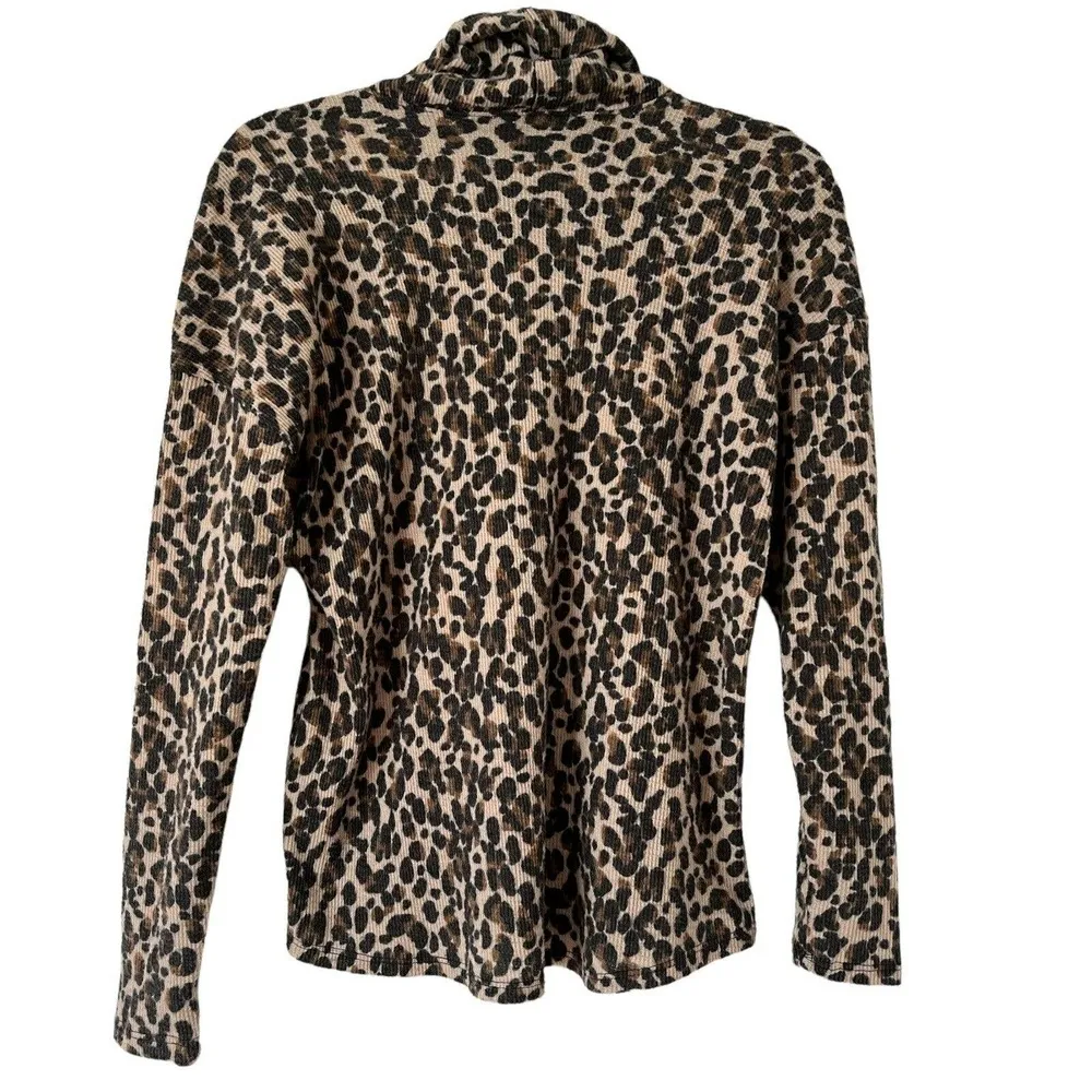 Vince Camuto Leopard Print Waffle Knit Long Sleeve Turtleneck Sweater Size XS - Image 2