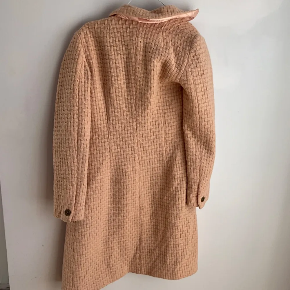 Betsy Johnson New York XS nude/beige coat - Image 6