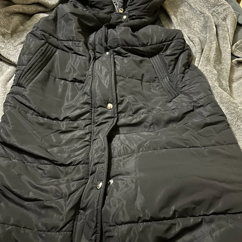 Avilego Women's Hooded Long Down Vest Full - Image 6