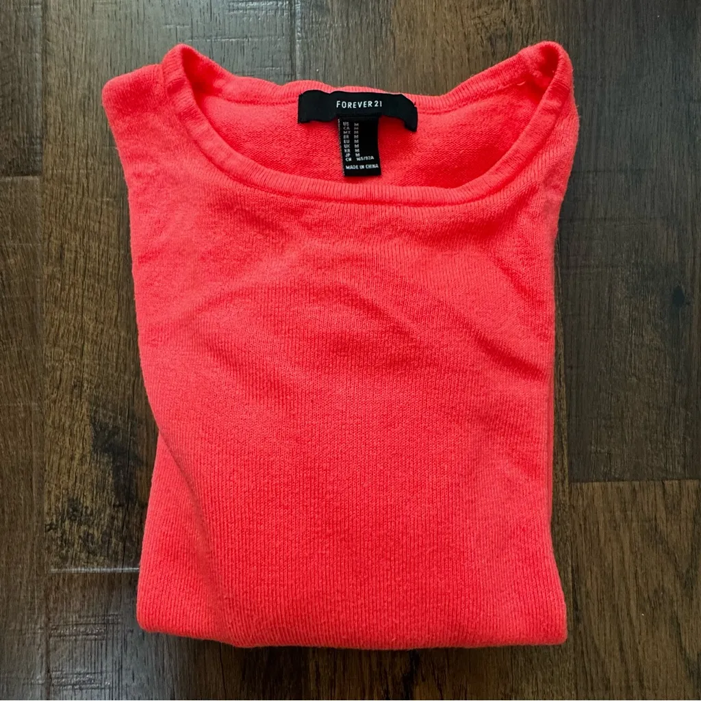 FOREVER 21 coral crewneck sweater, size M - Image 5