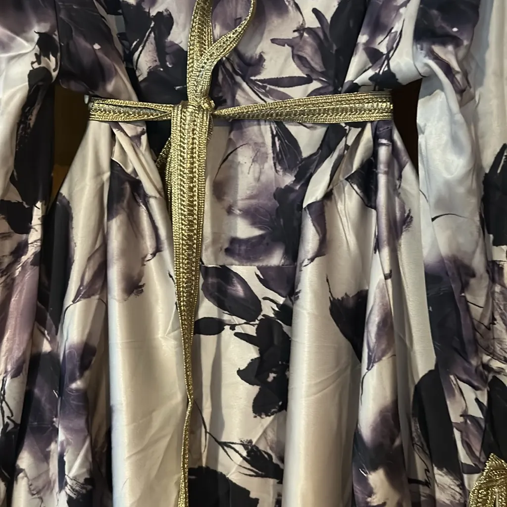 Woman’s Elegant Toleen Floral Dress with Gold Trim With Accent Belt Size 3XL(18) Black - Image 7