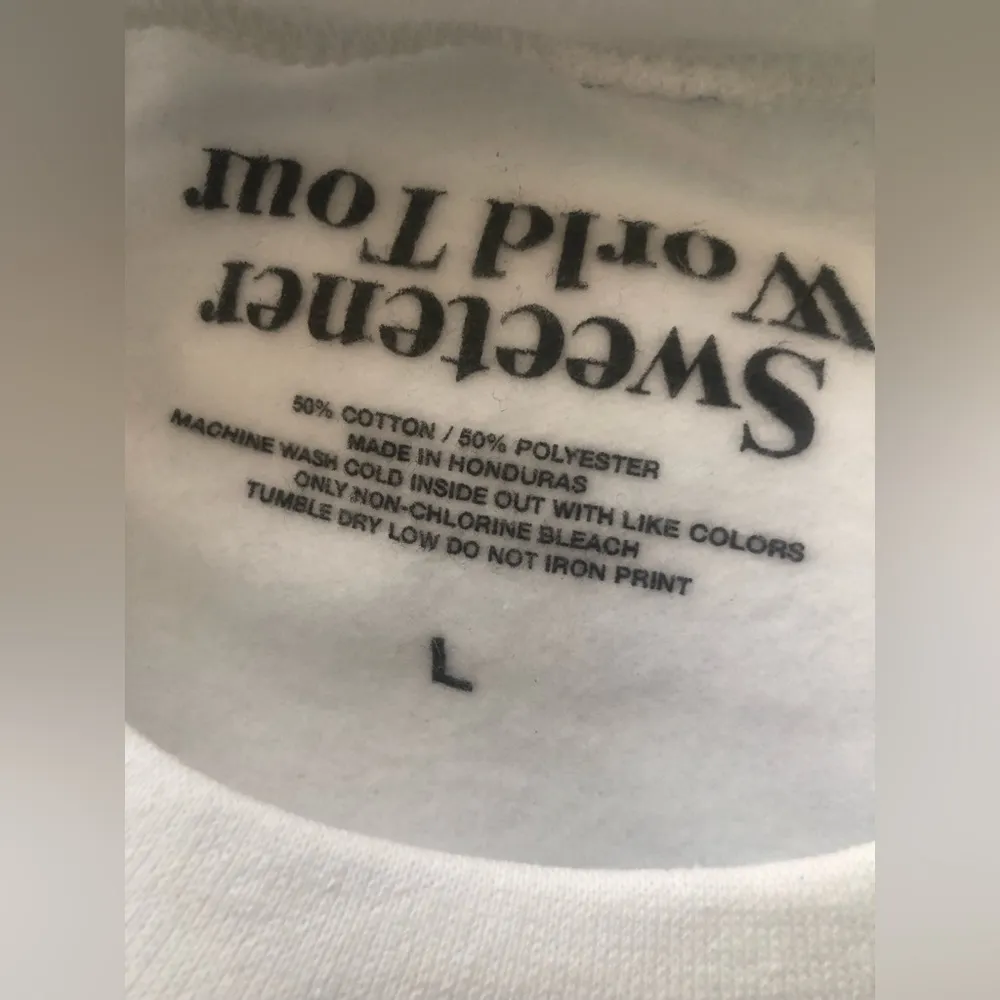 Arianna Grande Sweetner world tour sweatshirt shirt - Image 3