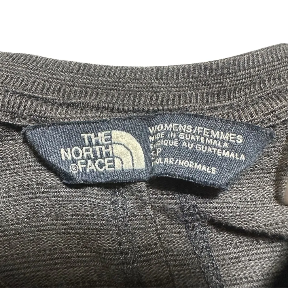 The North Face  Women’s Short Sleeve Activewear Gray Small - Image 5