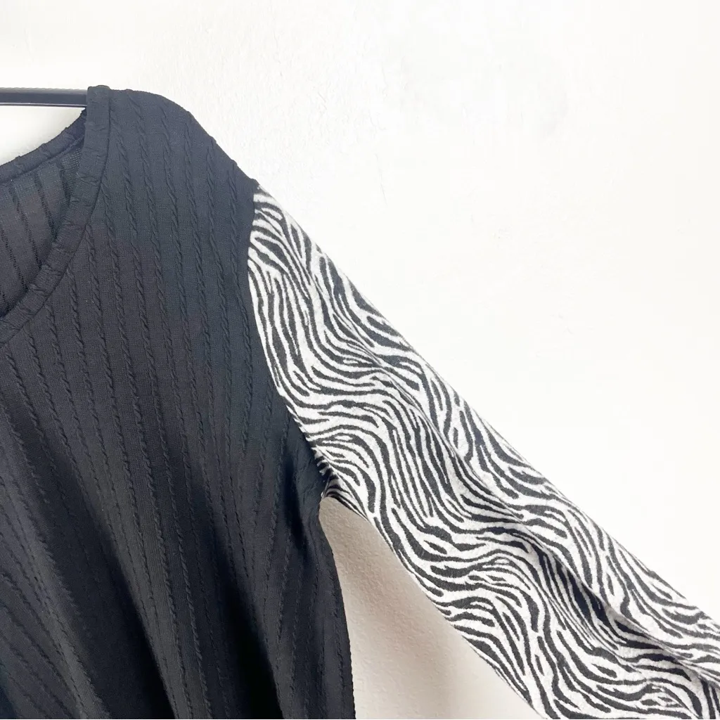 SUZANNE BETRO Weekend Black Gray Long Animal Print Sleeves Ribbed Top Size 1X - Image 7
