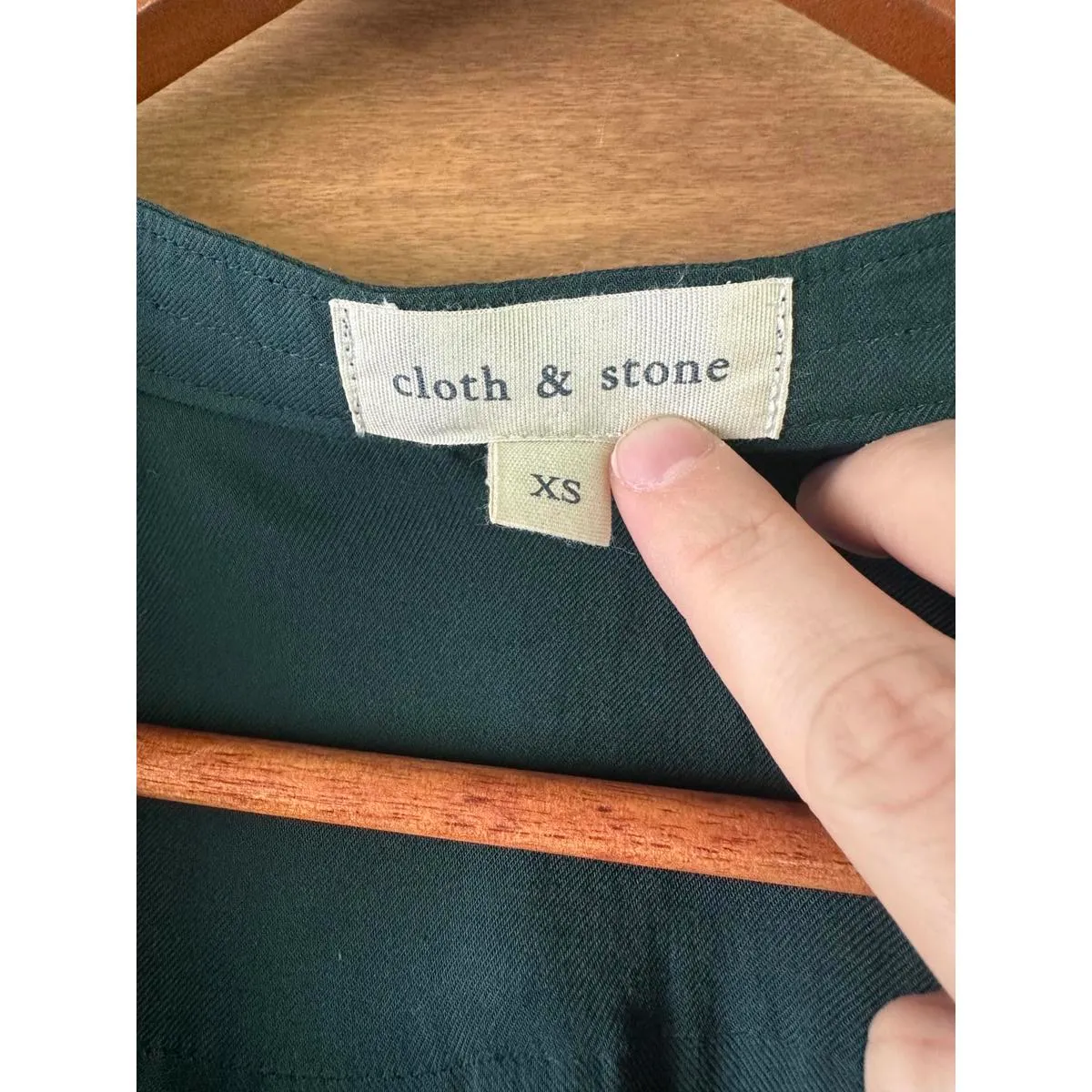 Cloth & Stone Anthropologie Emerald Green Long Sleeve Button Blouse Women’s XS - Image 7