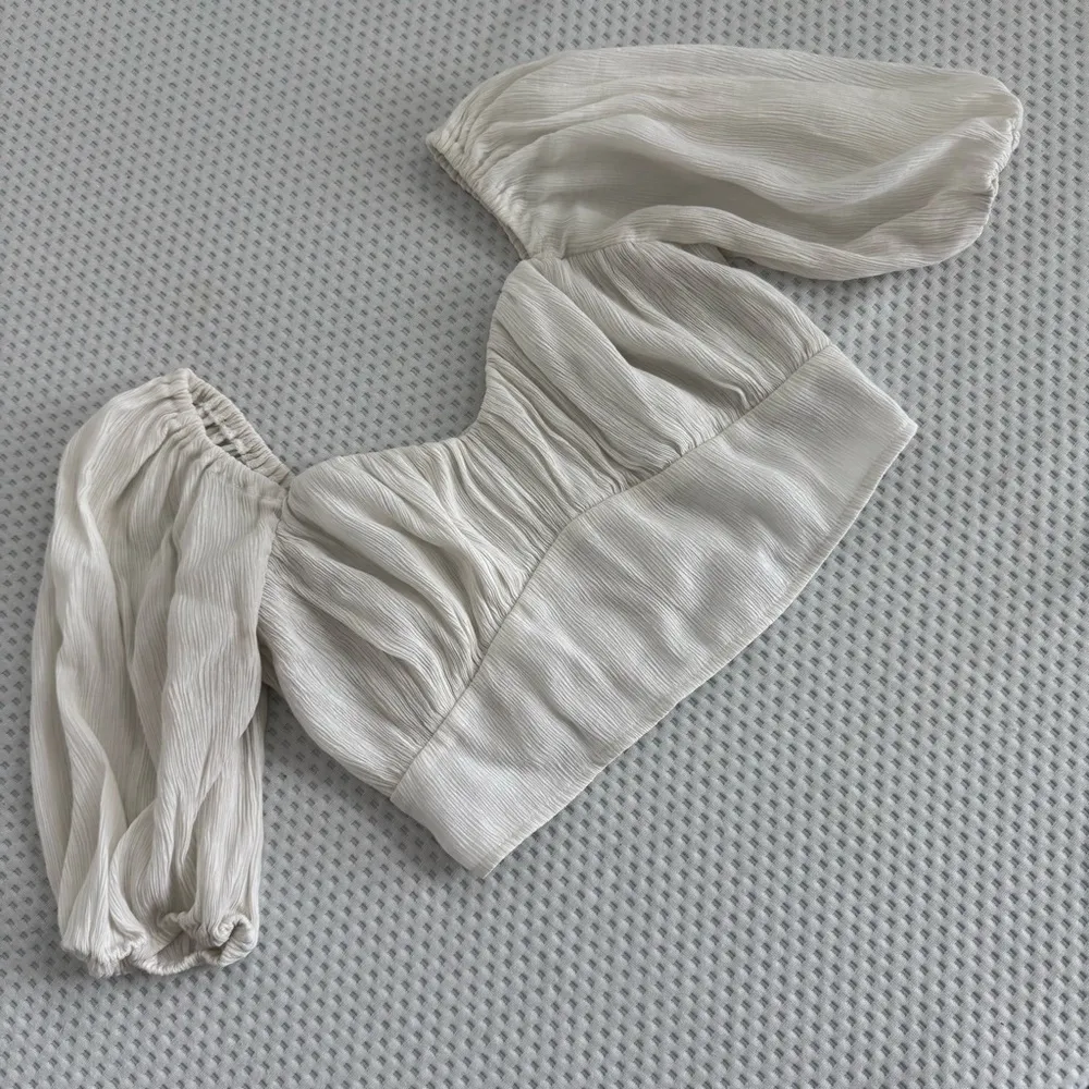 Abercrombie & Fitch Milk Maid White Puff Sleeve Crop Top Size XS - Image 2